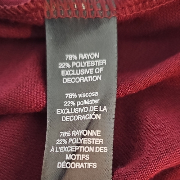 WHBM Women's V-Neck Burgundy Top - Picture 4 of 5
